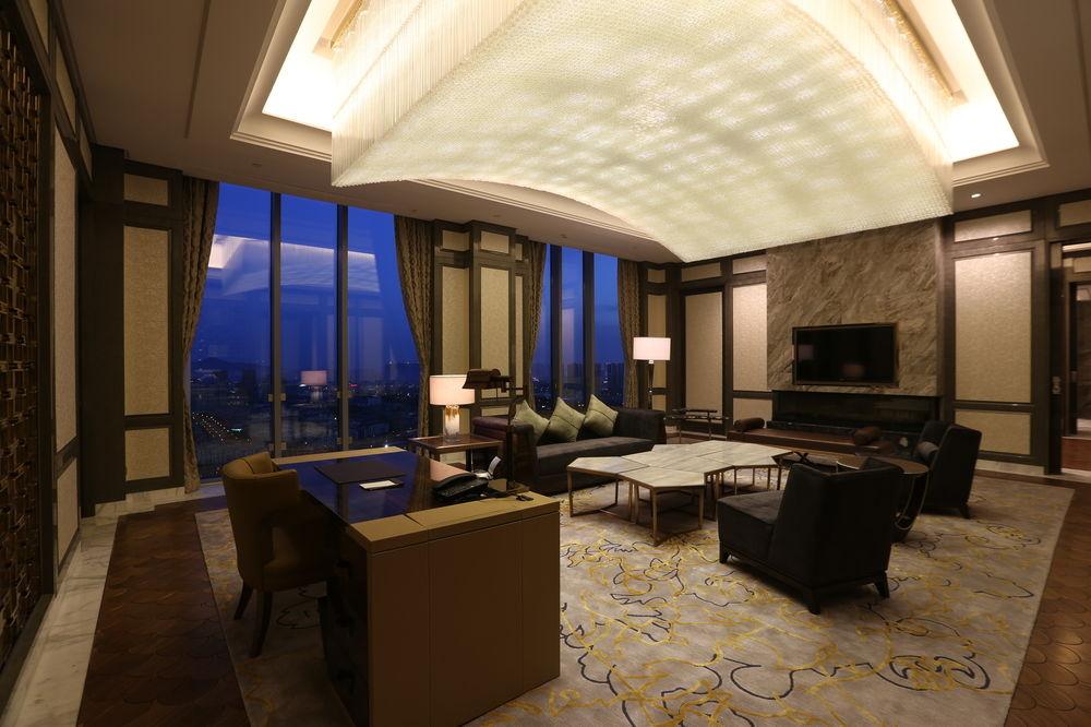Sheraton Qingdao Licang Hotel Bagian luar foto