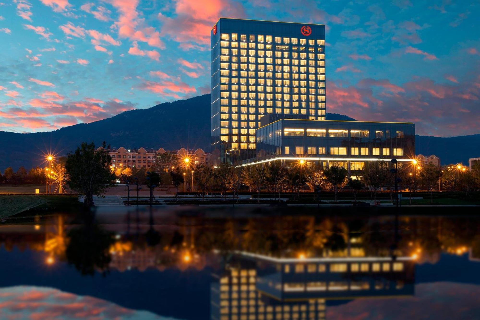 Sheraton Qingdao Licang Hotel Bagian luar foto
