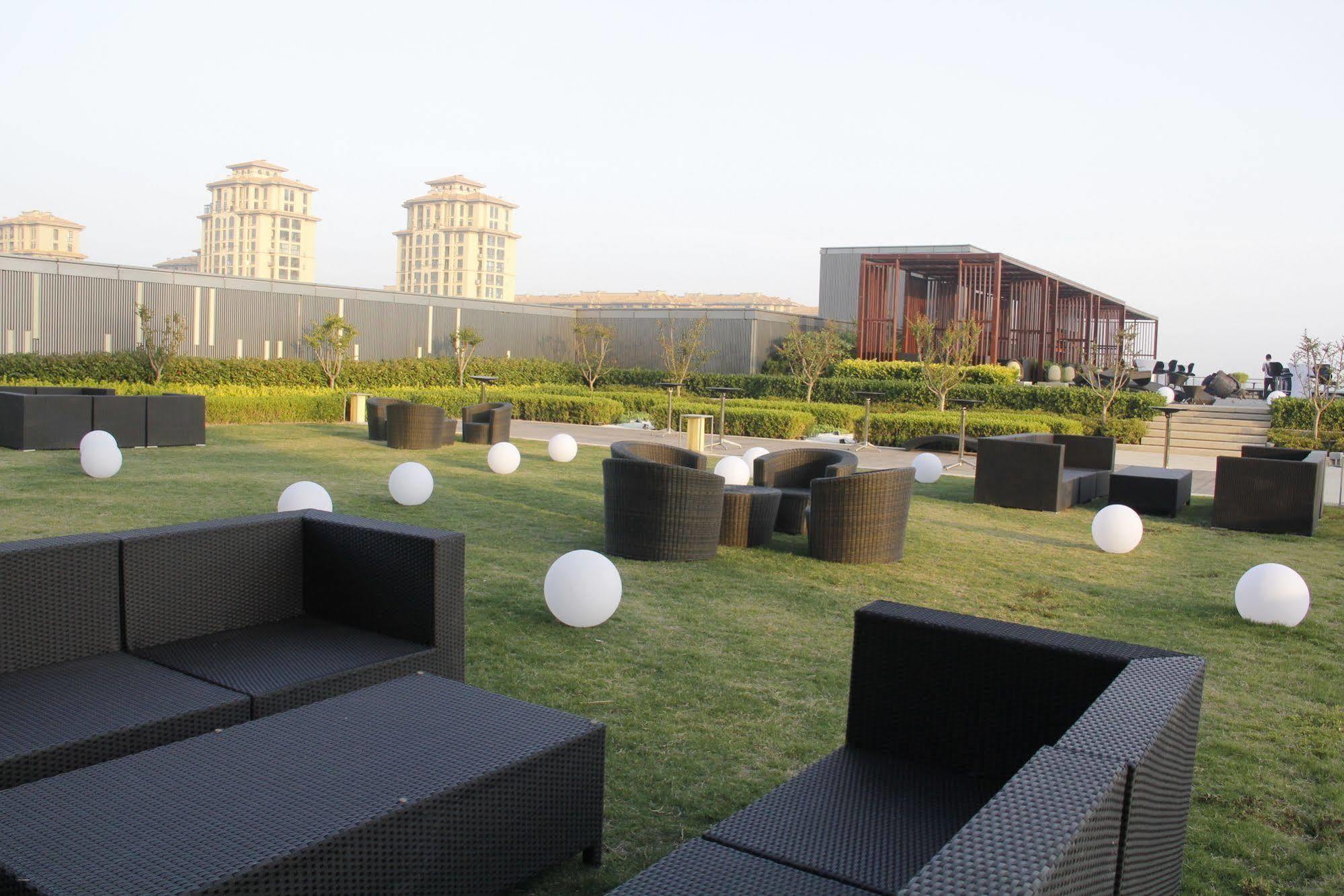 Sheraton Qingdao Licang Hotel Bagian luar foto