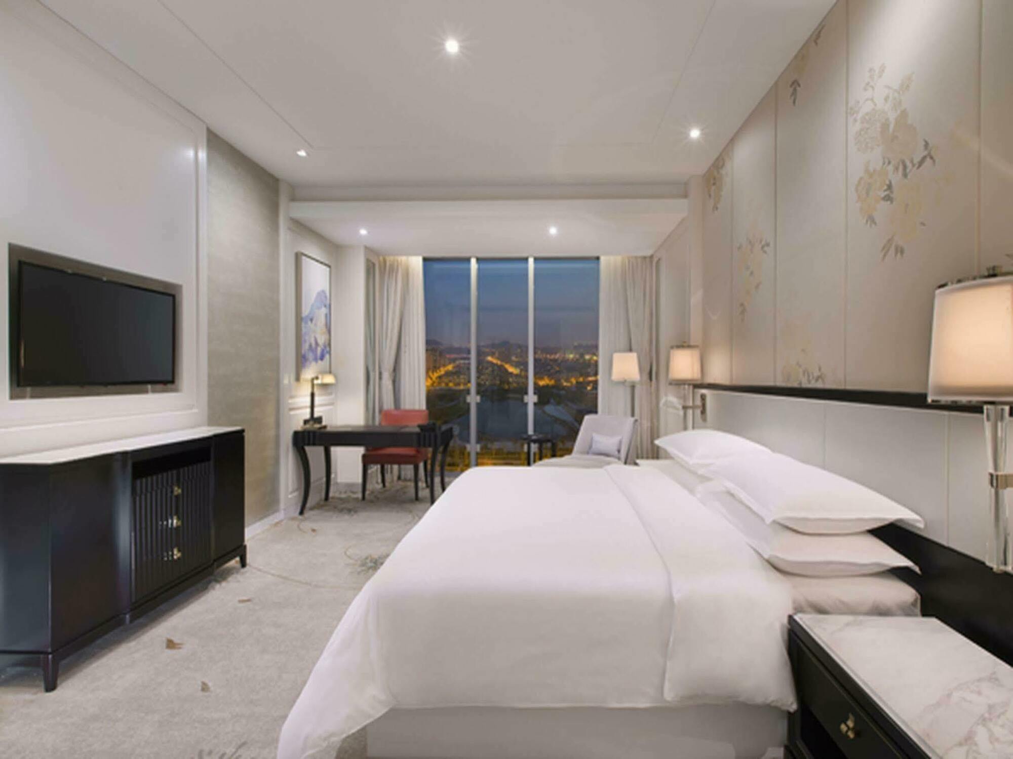 Sheraton Qingdao Licang Hotel Bagian luar foto